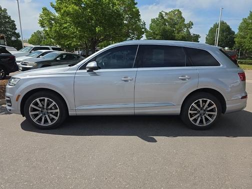 Florett Silver Metallic 2018 Audi Q7 3.0T Prestige