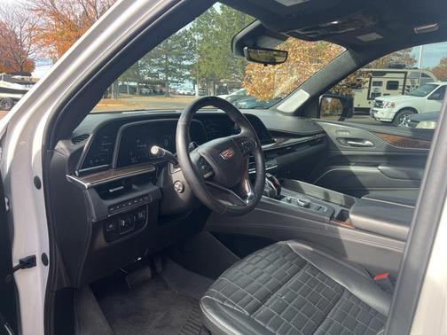 2023 Cadillac Escalade Sport Platinum