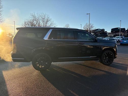 2025 Cadillac Escalade ESV Premium Luxury