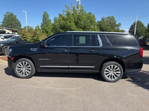 Onyx Black 2023 GMC Yukon XL Denali