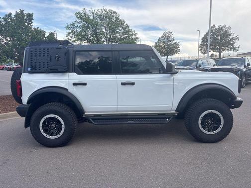 Oxford White 2022 Ford Bronco Black Diamond