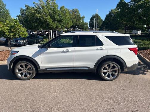 White 2020 Ford Explorer Platinum
