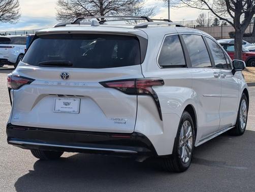 2023 Toyota Sienna Platinum 7 passenger