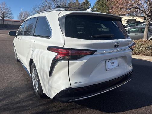 2023 Toyota Sienna Platinum 7 passenger