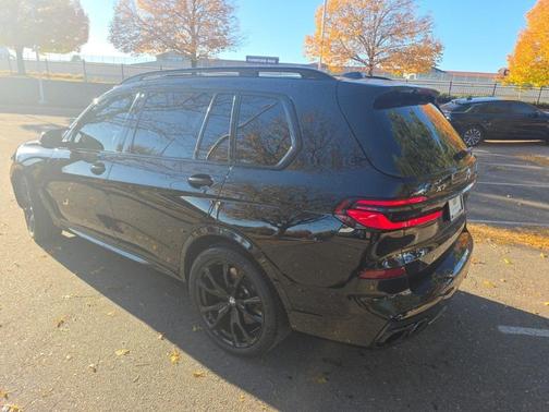 2024 BMW X7 M60i