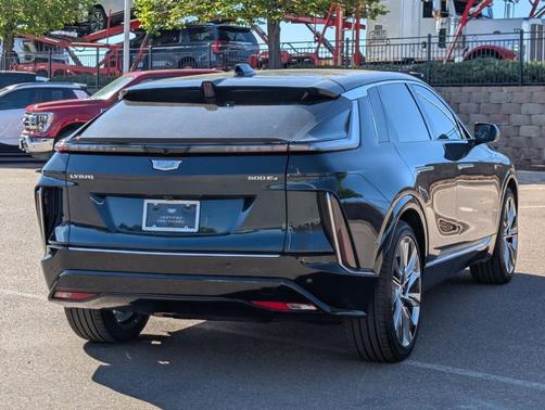 Emerald 2024 Cadillac LYRIQ Luxury