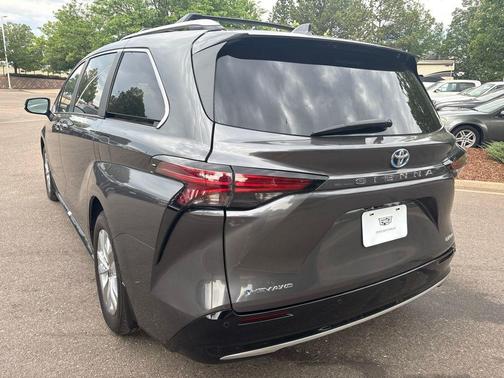 Magnetic Gray Metallic 2025 Toyota Sienna Limited