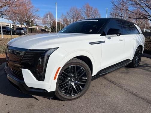 2025 Cadillac Escalade IQ Sport 2