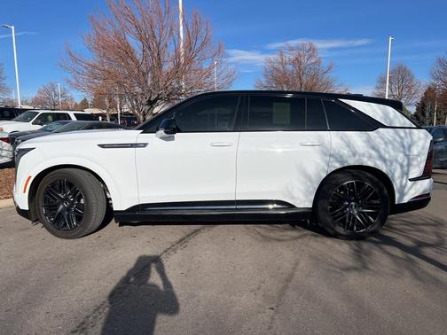 2025 Cadillac Escalade IQ Sport 2