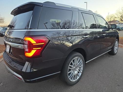 2024 Ford Expedition Platinum