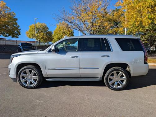 2017 Cadillac Escalade Luxury