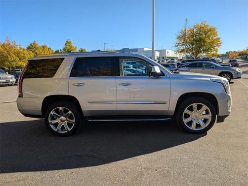 2017 Cadillac Escalade Luxury