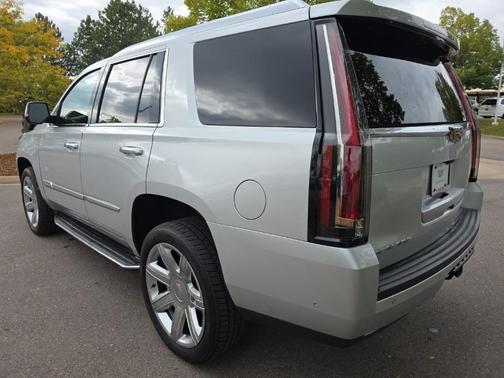 2017 Cadillac Escalade Luxury