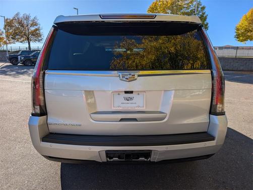 2017 Cadillac Escalade Luxury