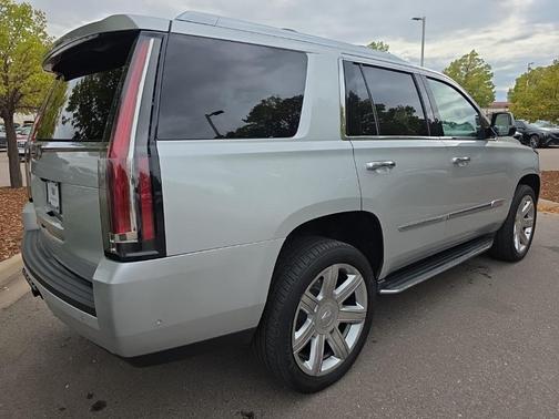 2017 Cadillac Escalade Luxury