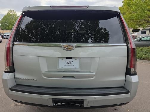 2017 Cadillac Escalade Luxury