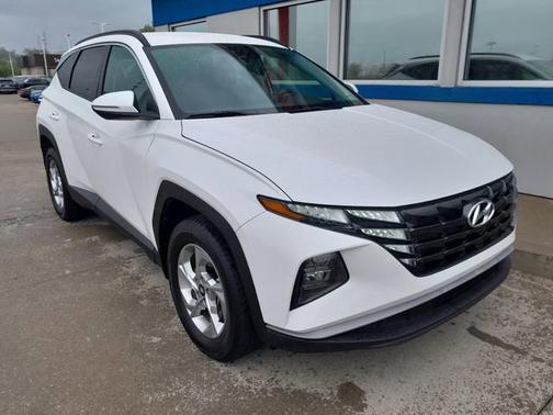 White 2023 Hyundai TUCSON SEL