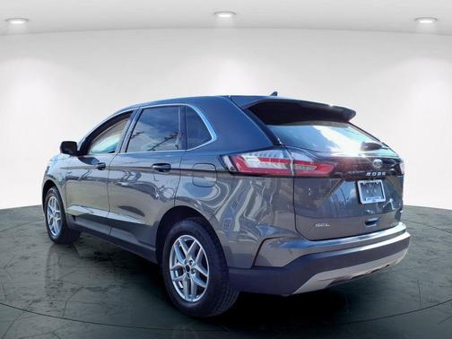 Carbonized Gray Metallic 2023 Ford Edge SEL
