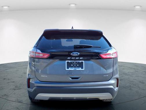 Carbonized Gray Metallic 2023 Ford Edge SEL