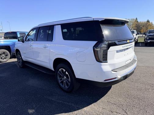 2025 Chevrolet Suburban LT