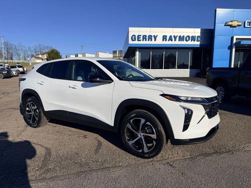 Summit White 2026 Chevrolet Trax FWD 1RS