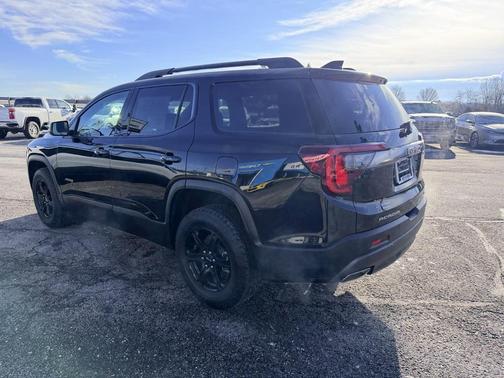 2022 GMC Acadia AWD AT4