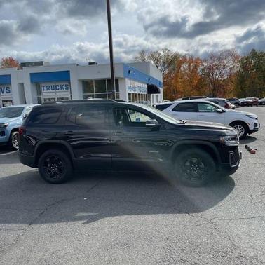 2022 GMC Acadia AWD AT4