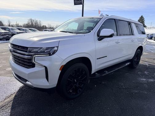 2023 Chevrolet Suburban LT