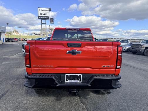 2025 Chevrolet Silverado 2500 4WD Crew Cab Standard Bed ZR2