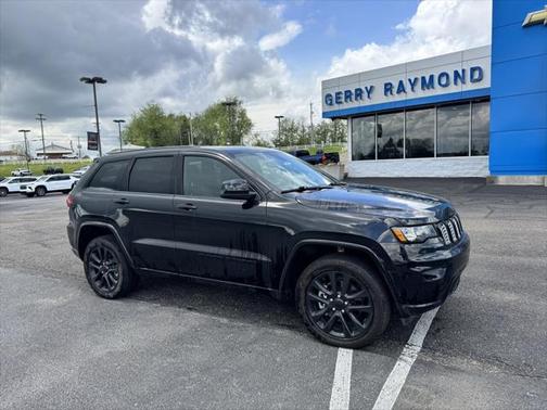 2022 Jeep Grand Cherokee Laredo