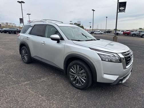 2025 Nissan Pathfinder SL 4WD