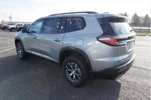 2025 GMC Acadia AWD AT4