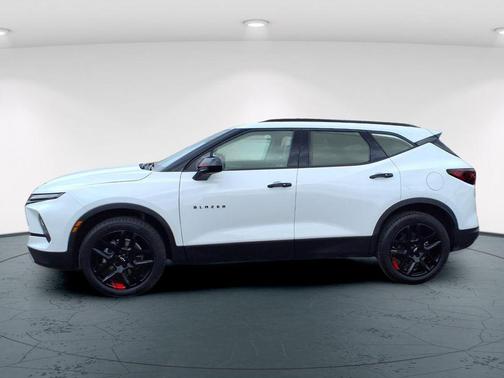 Summit White 2023 Chevrolet Blazer 2LT