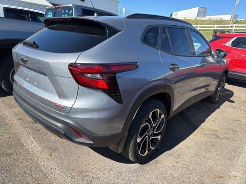 Sterling Gray Metallic 2026 Chevrolet Trax FWD 2RS