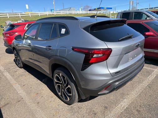 Sterling Gray Metallic 2026 Chevrolet Trax FWD 2RS