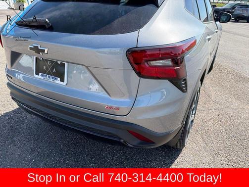 Sterling Gray Metallic 2026 Chevrolet Trax FWD 2RS
