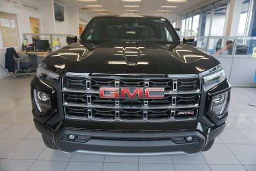 2025 GMC Canyon AT4