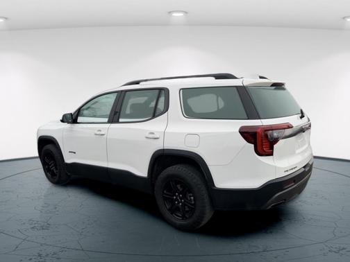2023 GMC Acadia AWD AT4