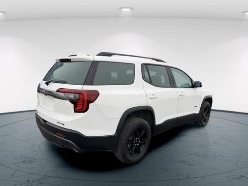 2023 GMC Acadia AWD AT4