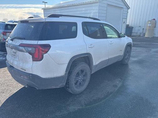 2023 GMC Acadia AWD AT4