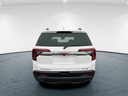 2023 GMC Acadia AWD AT4