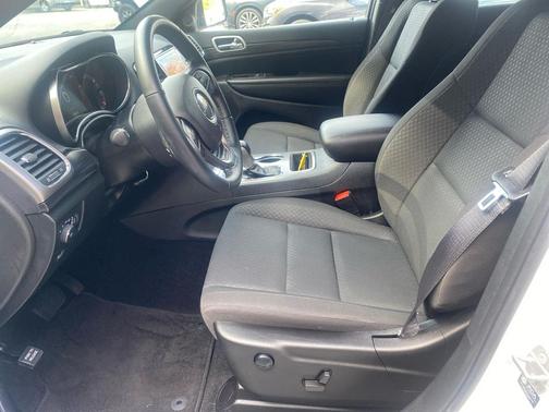2022 Jeep Grand Cherokee Laredo
