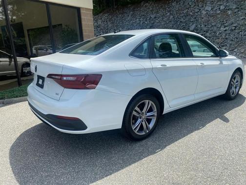 White 2024 Volkswagen Jetta 1.4T SE