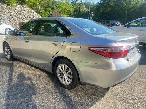 Celestial Silver Metallic 2017 Toyota Camry LE