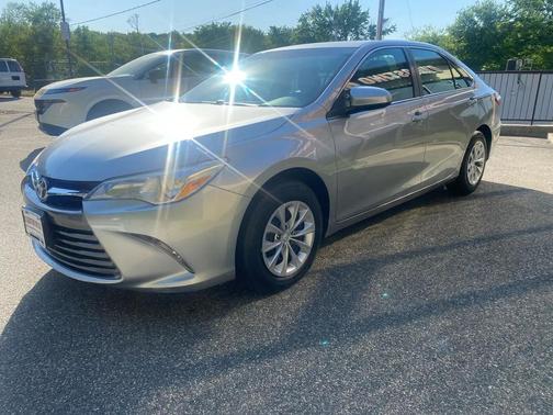 Celestial Silver Metallic 2017 Toyota Camry LE