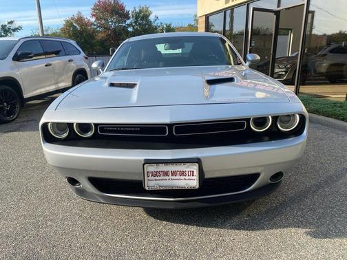 2022 Dodge Challenger SXT