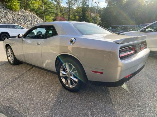 2022 Dodge Challenger SXT