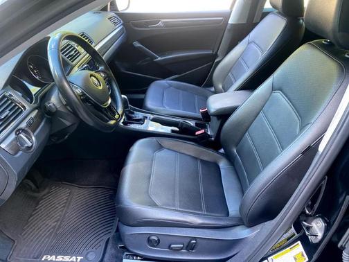 2016 Volkswagen Passat 1.8T SE w/Technology