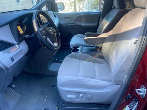2015 Toyota Sienna LE