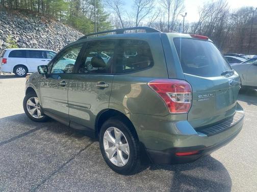 Green 2015 Subaru Forester 2.5i Premium